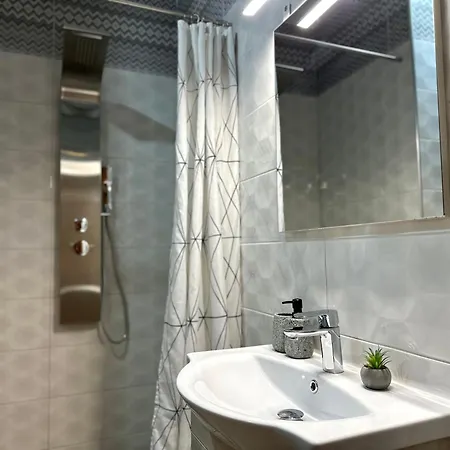 εmerald Luxury *